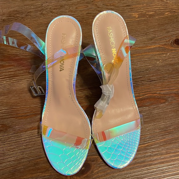 Fashion Nove- The Glass Slipper Maria2 - Picture 8 of 11